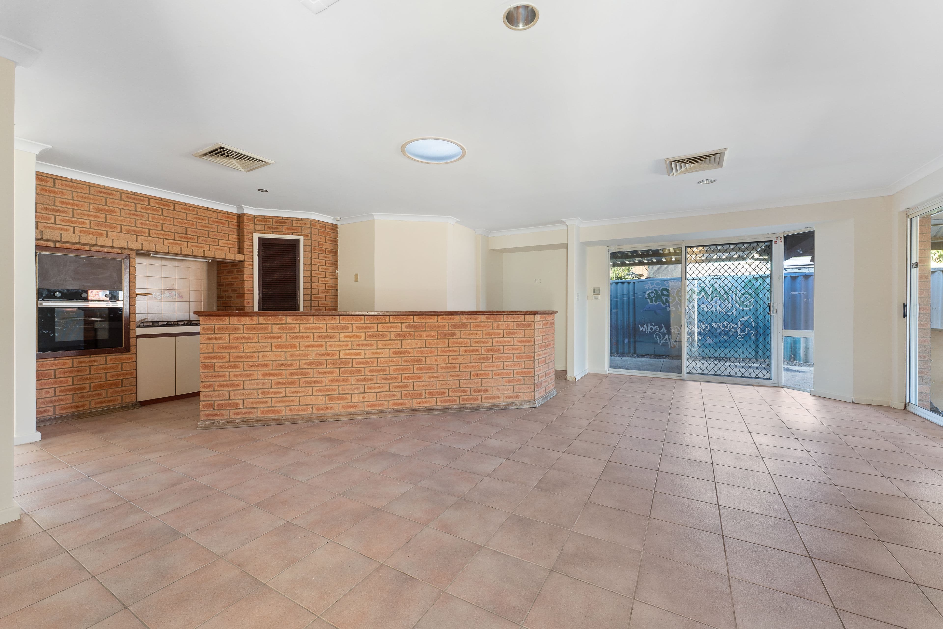 61 Bondi Crescent, Warnbro WA 6169, Warnbro - Thumbnail 5