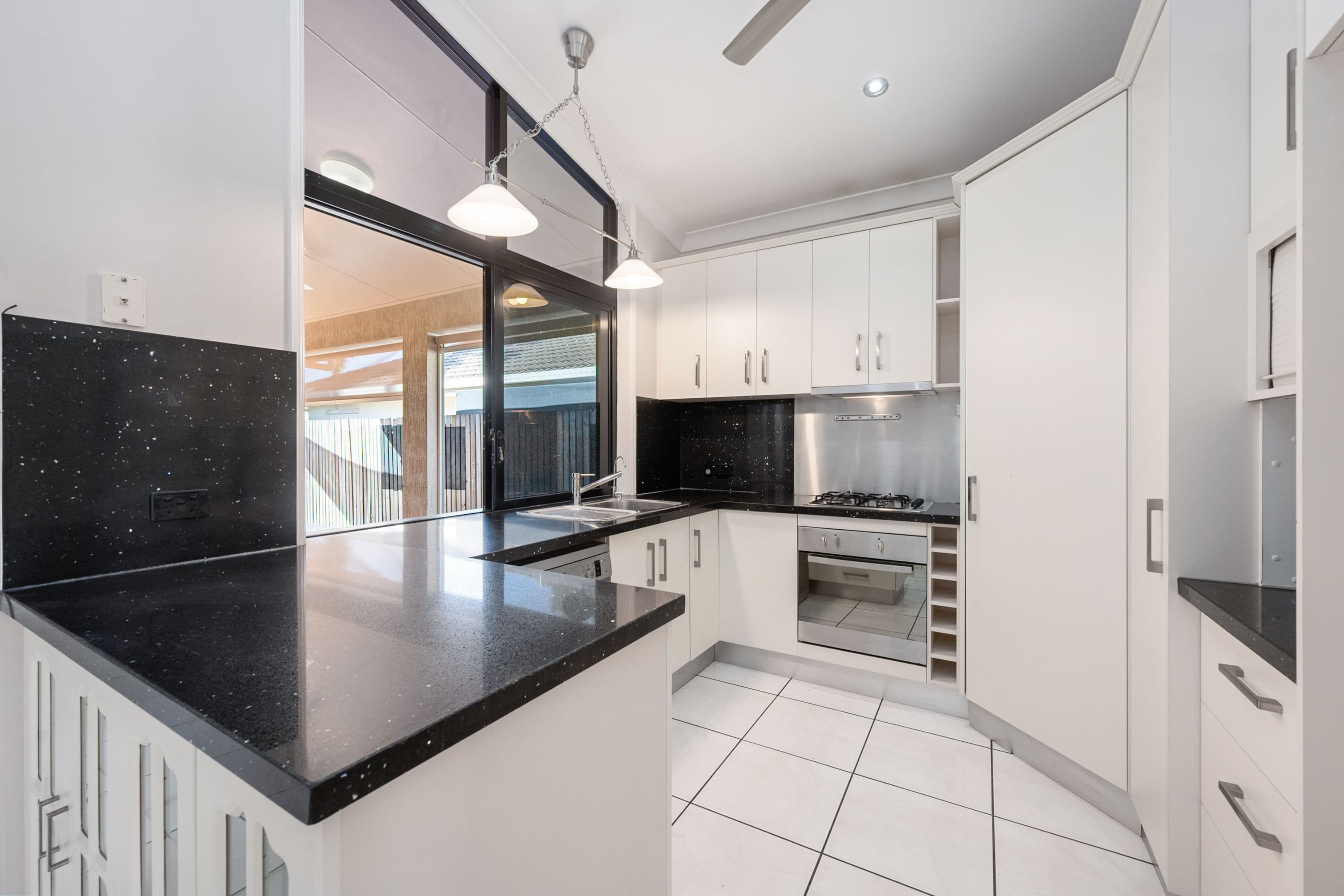 6 Lakeview Court, Kirwan QLD 4817, Kirwan - Thumbnail 3