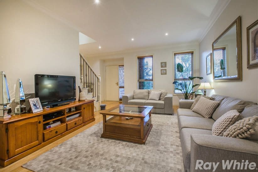 9 Tyndall Way, Mill Park VIC 3082, Mill Park - Thumbnail 3