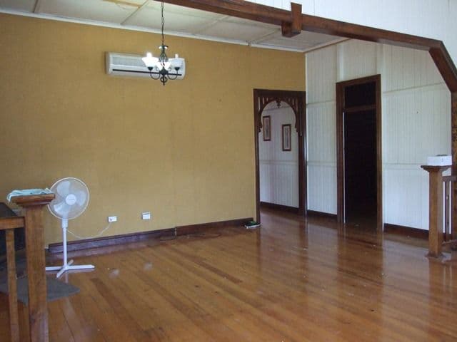 48 Thistle Street, BLACKALL QLD 4472, Blackall - Thumbnail 2