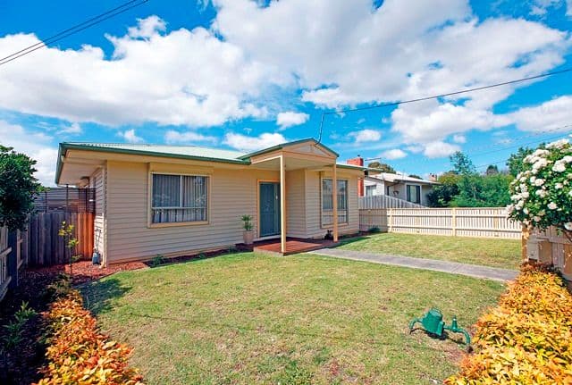 82 Marchant Avenue, RESERVOIR VIC 3073, Reservoir - Thumbnail 2