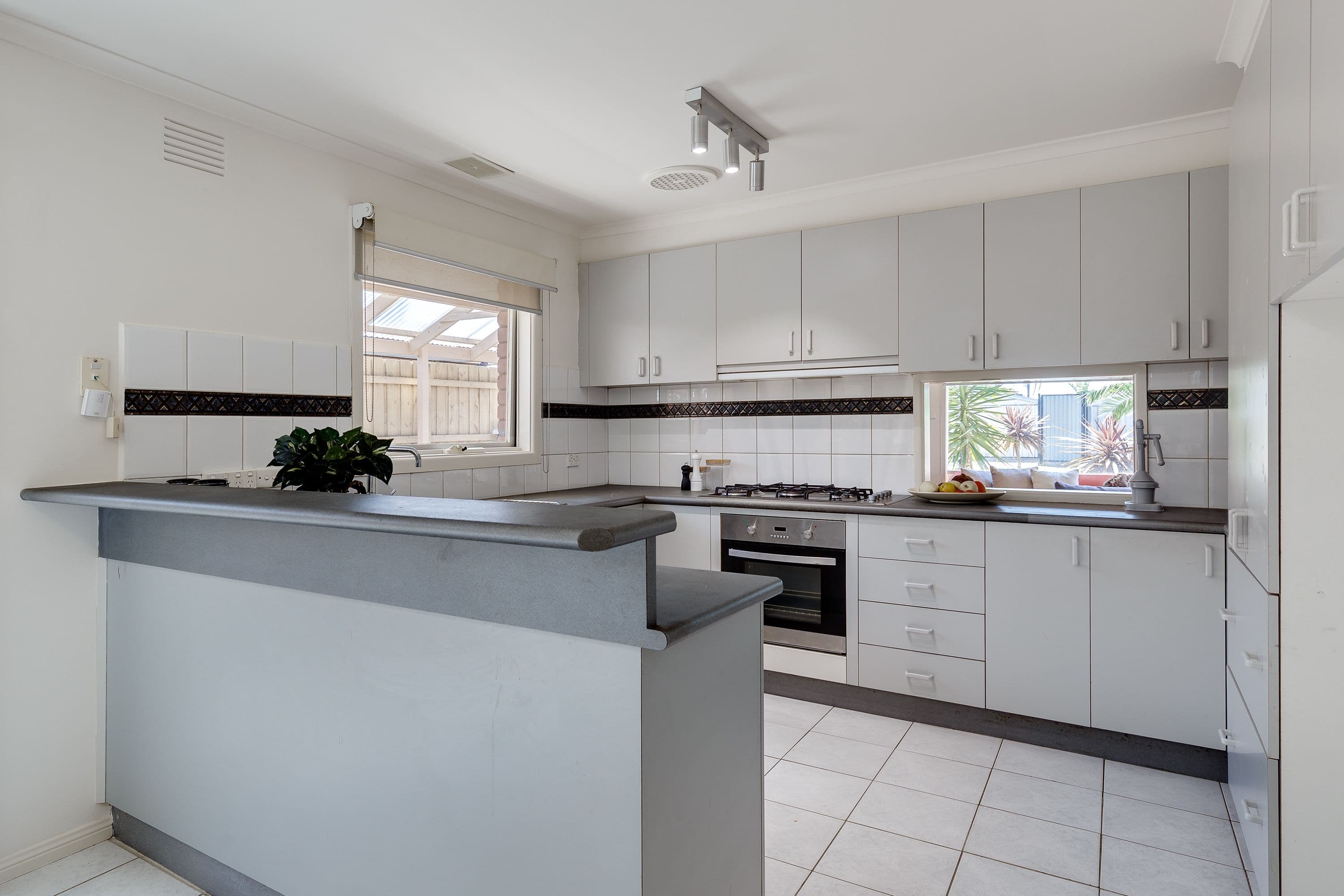5 Bouverie Place, Epping VIC 3076, Epping - Thumbnail 2