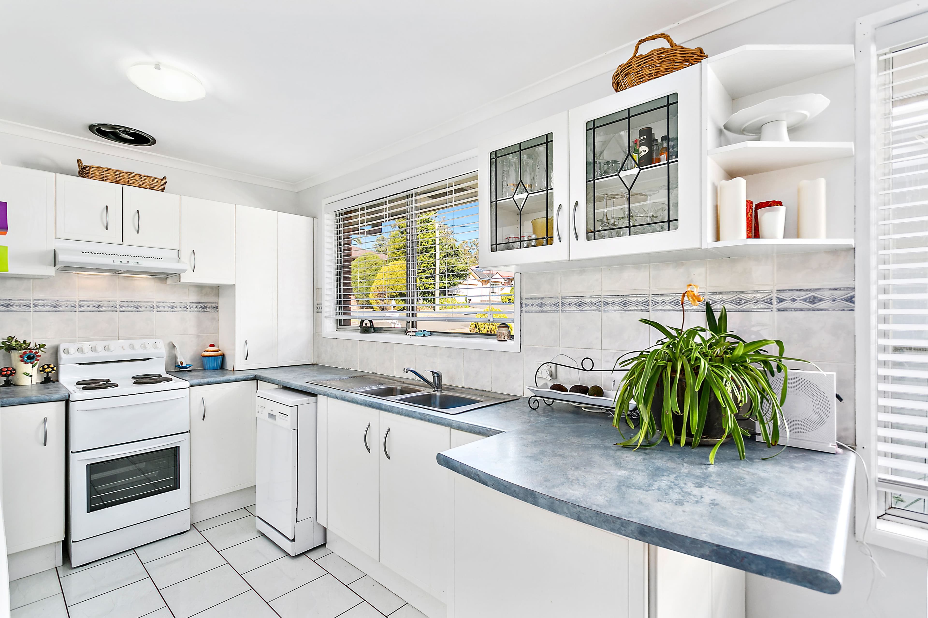 17 Gordon Avenue, Oak Flats - Thumbnail 4