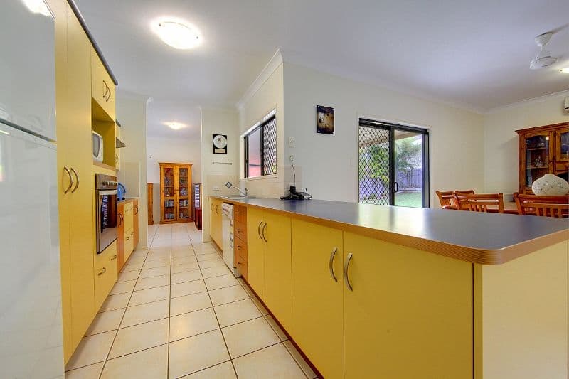 32 Monaro Circuit, MOUNT LOUISA QLD 4814, Mount Louisa - Thumbnail 4