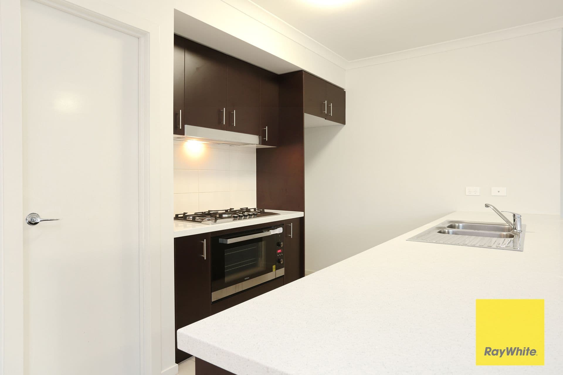 22 Goolwa Road, Point Cook VIC 3030, Point Cook - Thumbnail 5