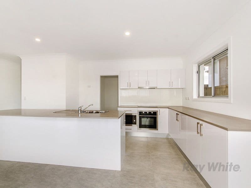 18 Sherlock Street, ORMEAU HILLS QLD 4208, Ormeau Hills - Thumbnail 2