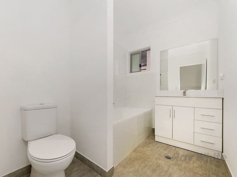 18 Sherlock Street, ORMEAU HILLS QLD 4208, Ormeau Hills - Thumbnail 8