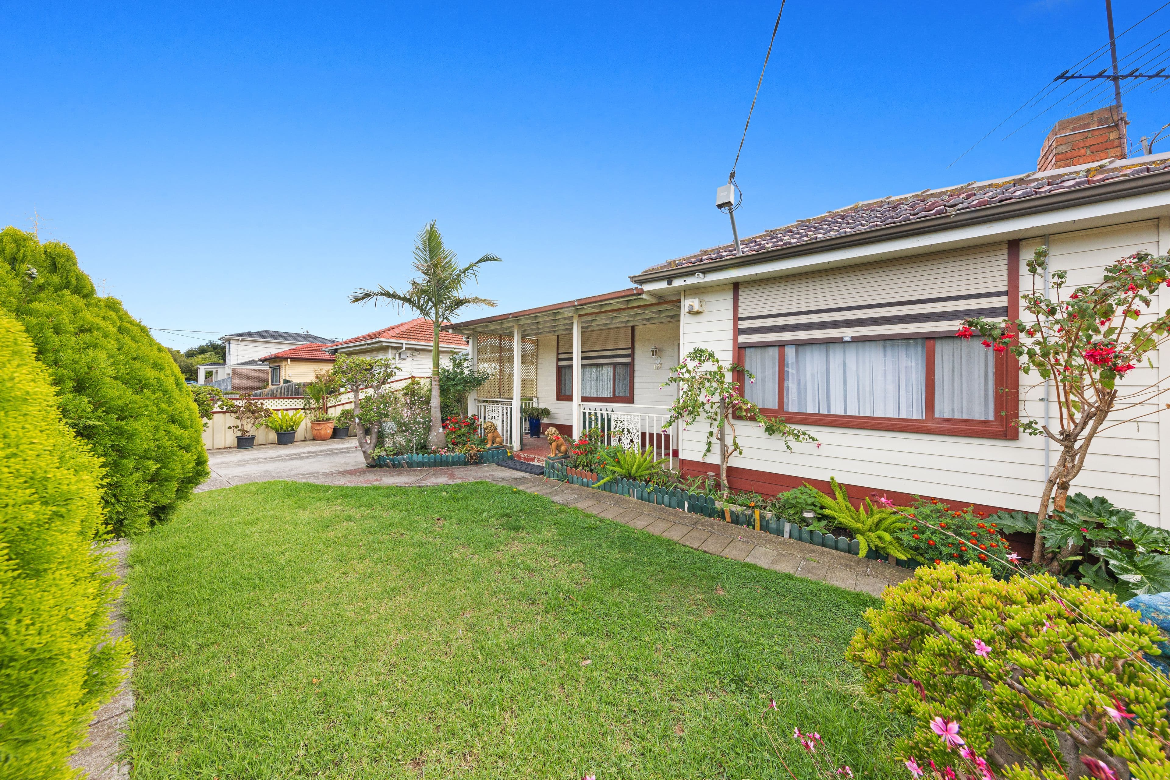 121 Suffolk Road, Sunshine North VIC 3020, Sunshine North - Thumbnail 2