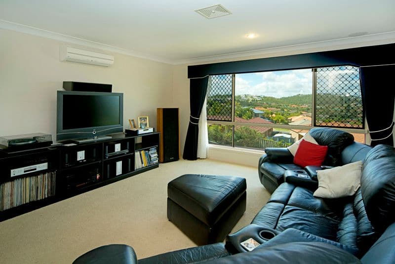 8 Woodward Lane, PACIFIC PINES QLD 4211, Pacific Pines - Thumbnail 3