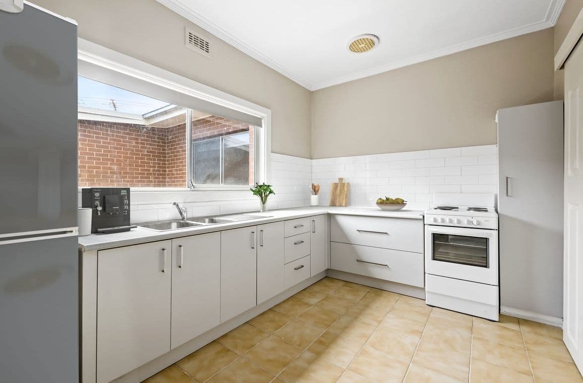 68 Greenhills Road, Bundoora VIC 3083, Bundoora - Thumbnail 3