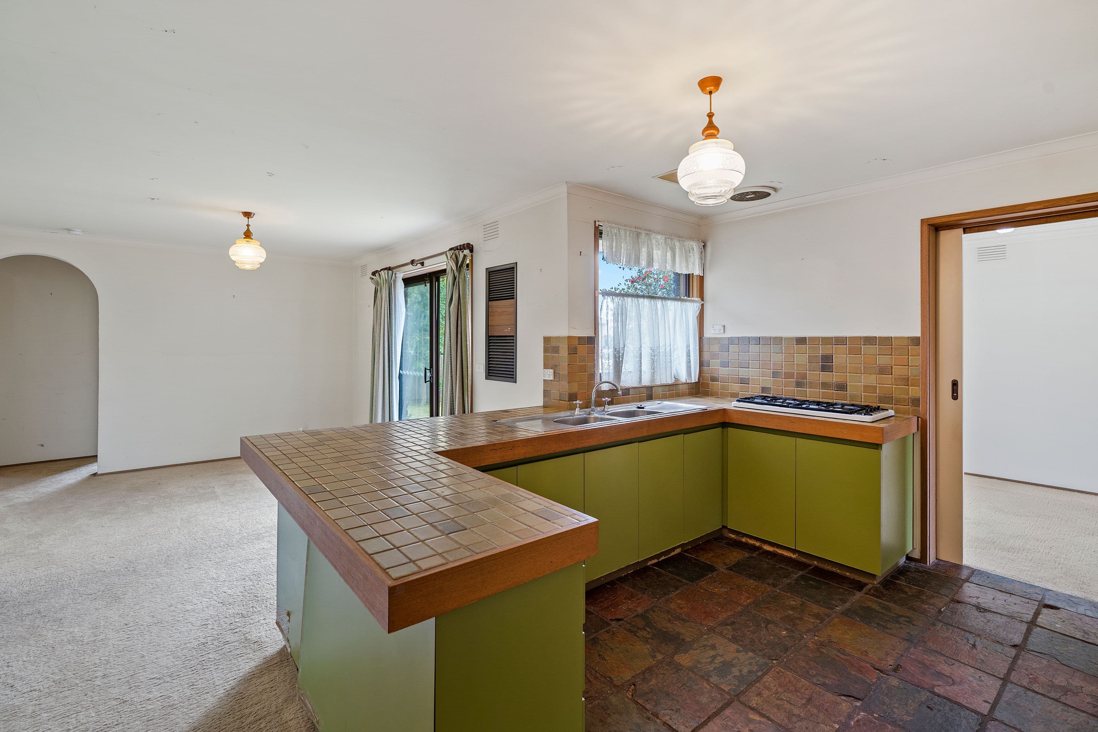 6 Merryn Grove, Wantirna South VIC 3152, Wantirna South - Thumbnail 4