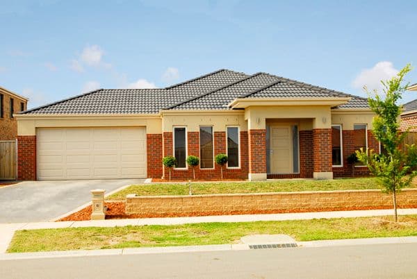 8 Montmorency Avenue, BERWICK VIC 3806, Berwick - Image 1