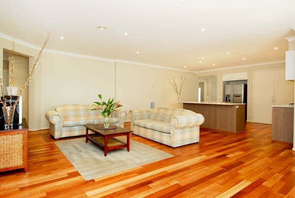 8 Montmorency Avenue, BERWICK VIC 3806, Berwick - Thumbnail 3