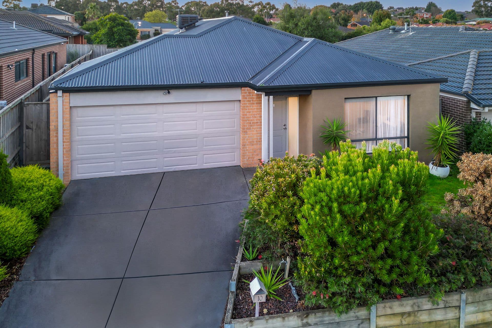 10 Nixon Drive, Berwick VIC 3806, Berwick - Image 1