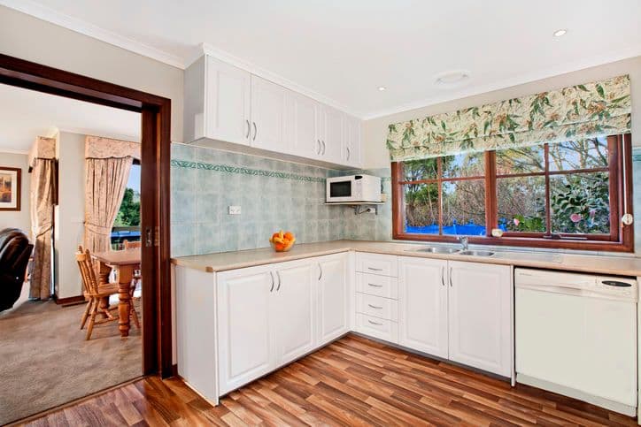 13 Lisbon Court, DONCASTER EAST VIC 3109, Doncaster East - Thumbnail 5