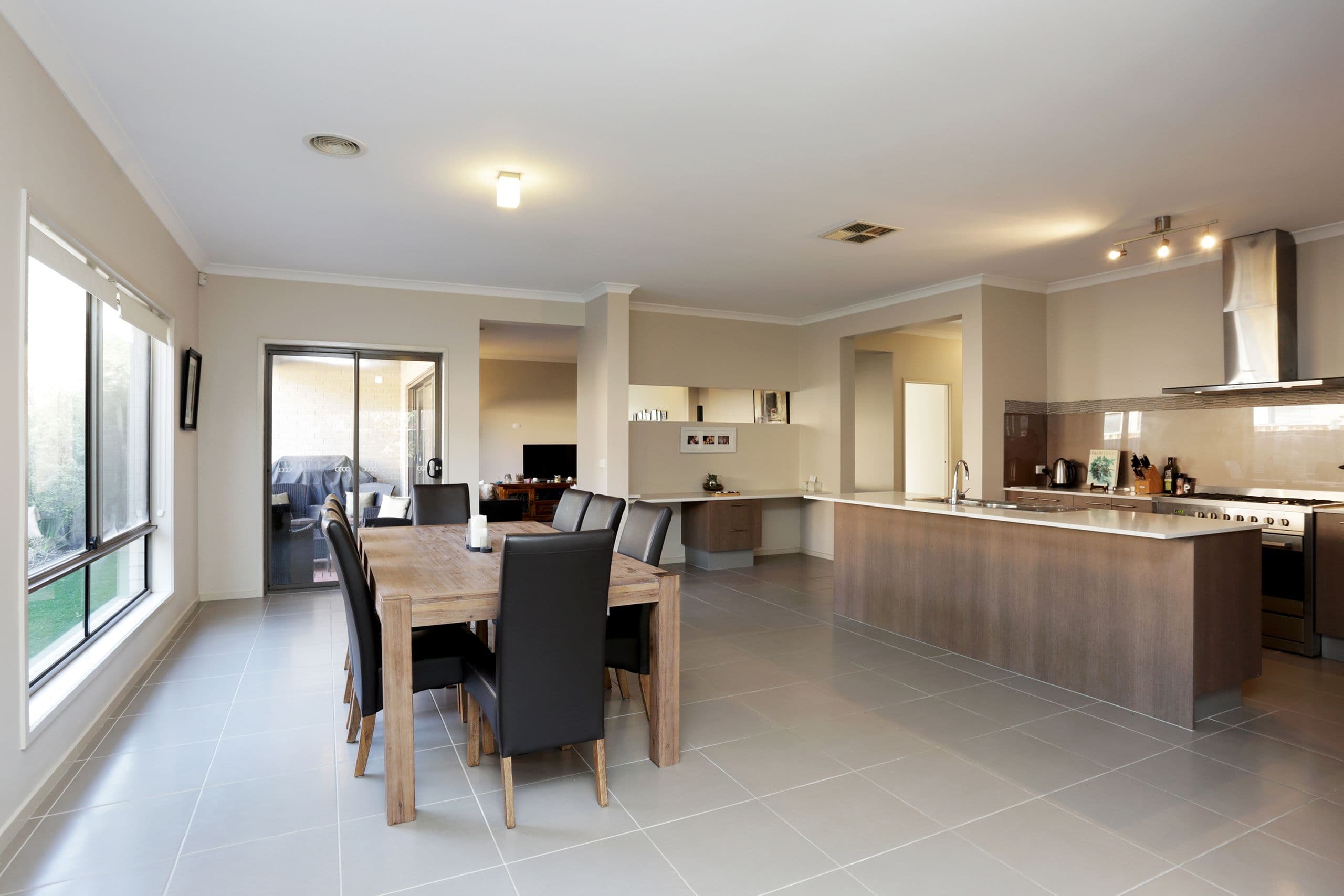 21 Fieldwren Drive, Williams Landing VIC 3027, Williams Landing - Thumbnail 2