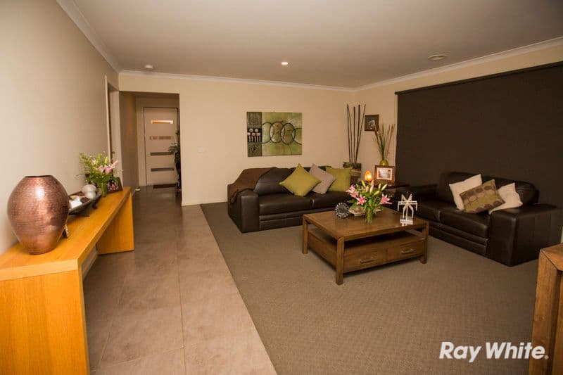 38 Melissa Way, PAKENHAM VIC 3810, Pakenham - Thumbnail 3