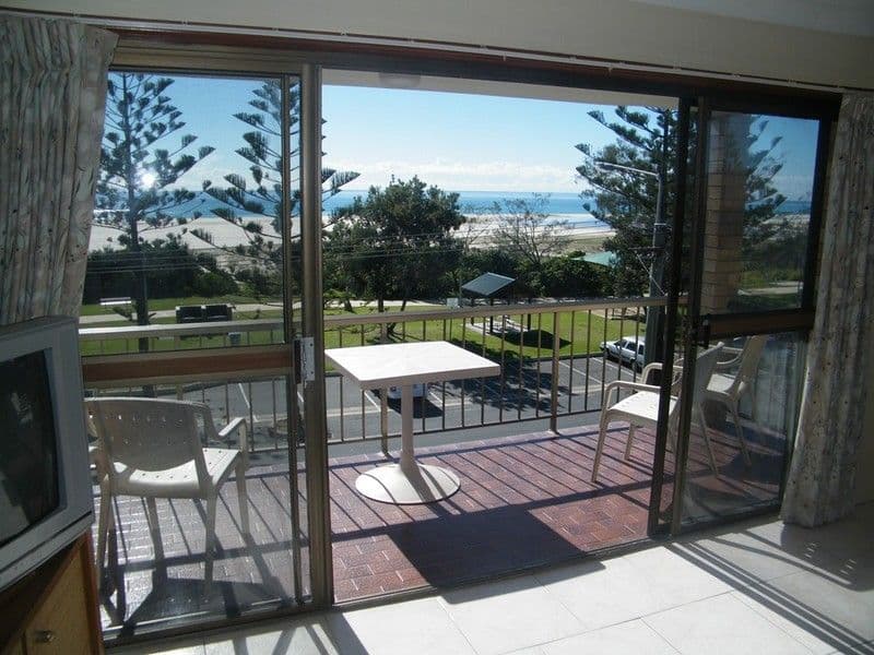 20 Pacific Parade, BILINGA QLD 4225, Bilinga - Image 1
