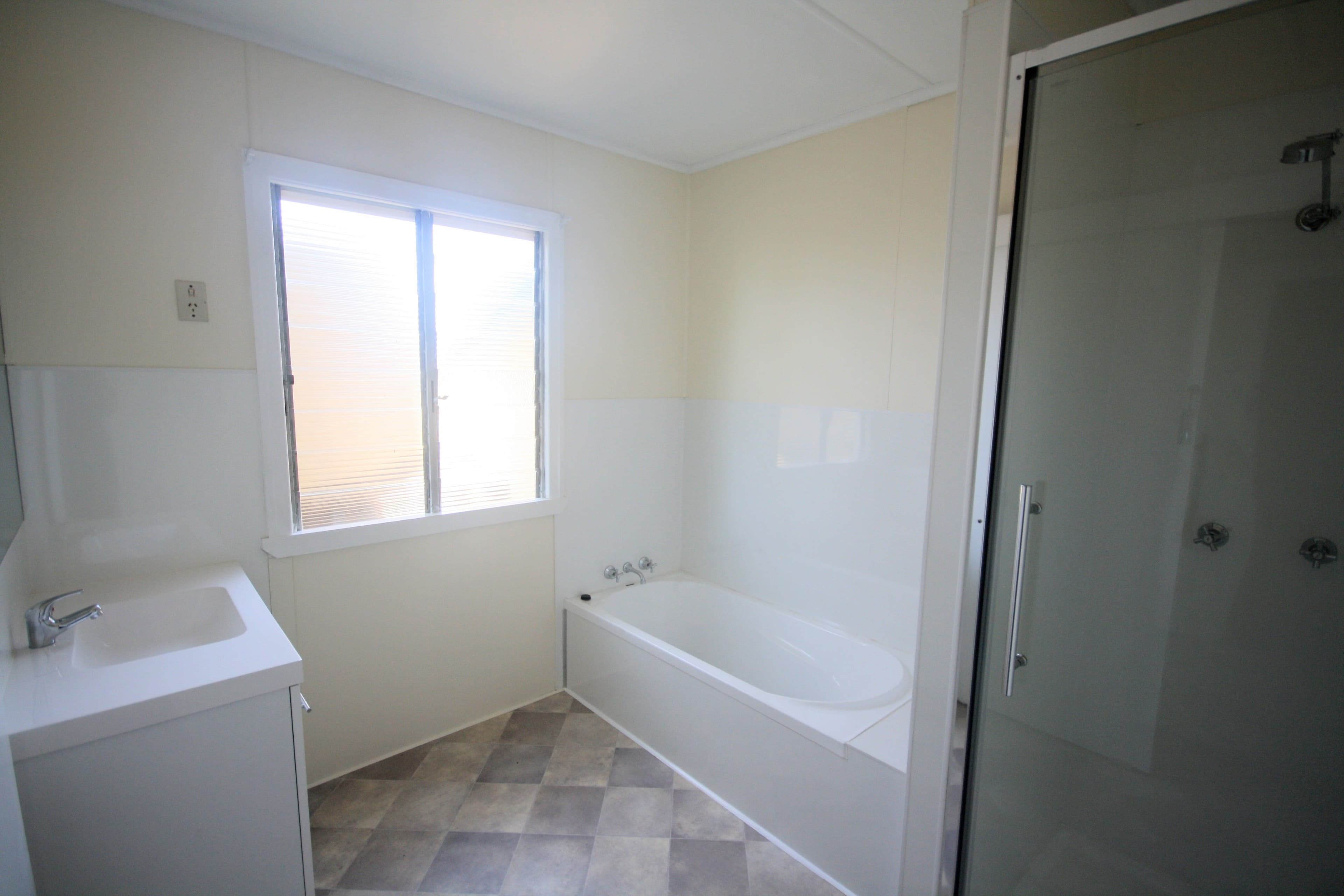 39 Landy Street, Mundubbera QLD 4626, Mundubbera - Thumbnail 3