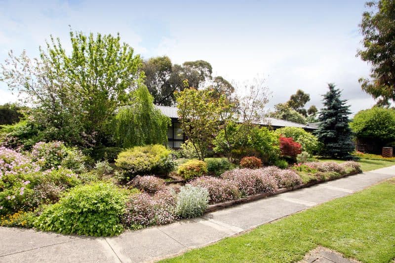 106 Hayrick Lane, MOOROOLBARK VIC 3138, Mooroolbark - Thumbnail 2