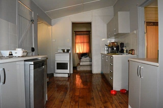 38 Hawthorn Street, Blackall QLD 4472, Blackall - Thumbnail 3