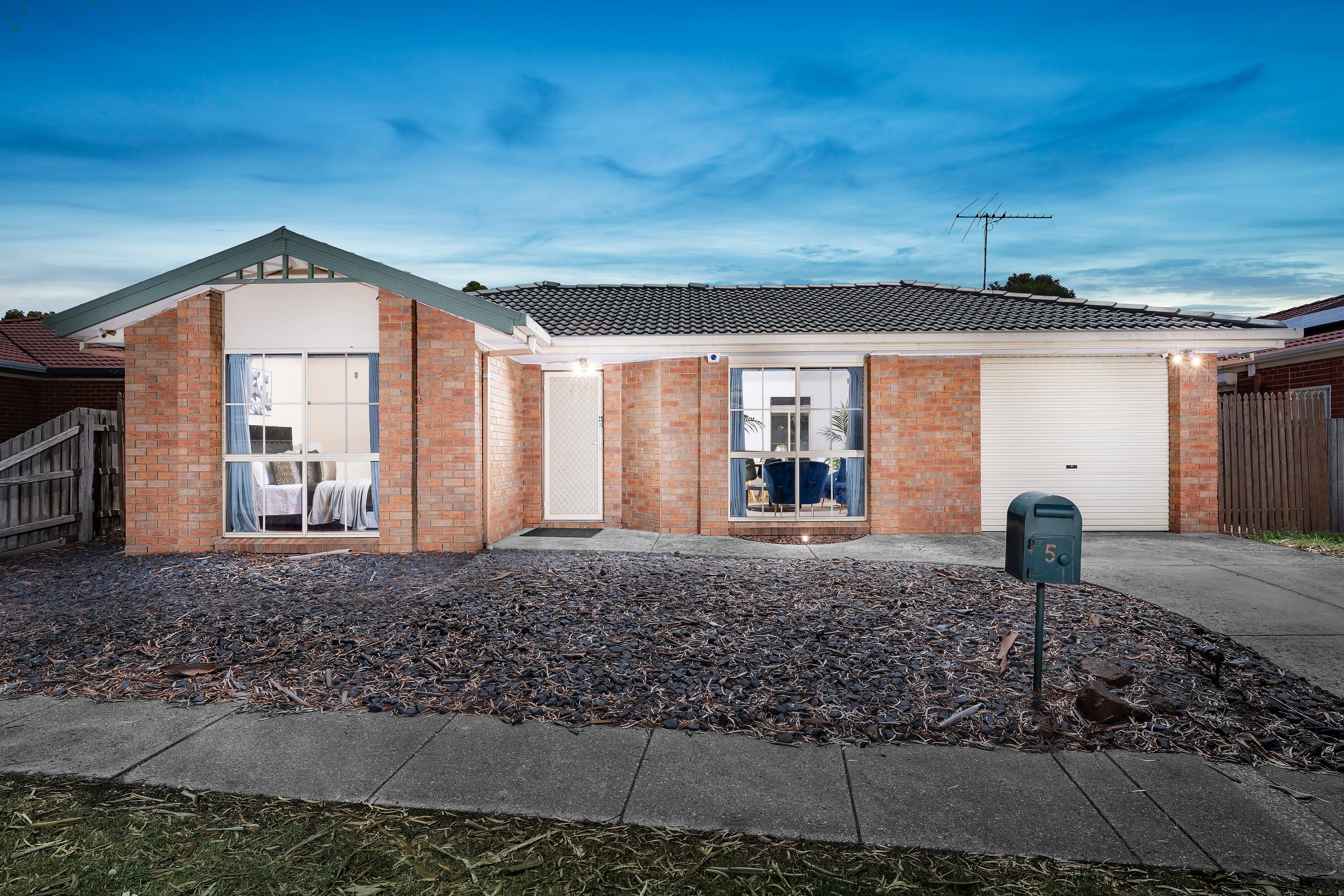 5 Sherwin Place, Roxburgh Park VIC 3064, Roxburgh Park - Image 1