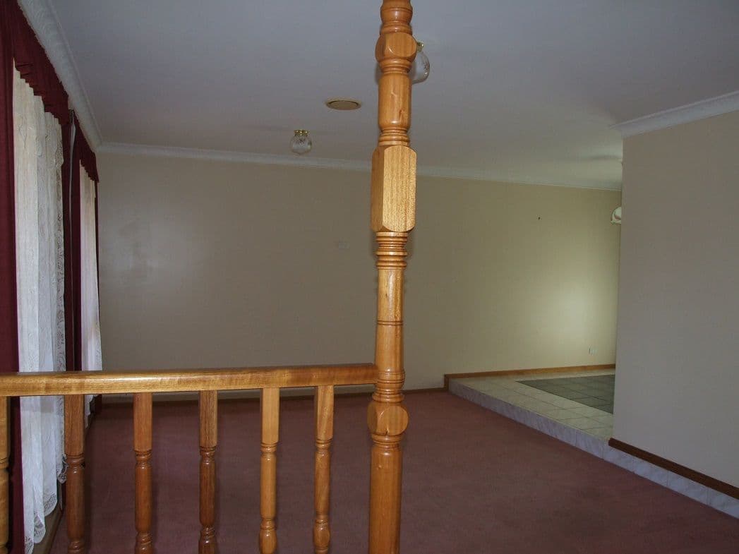 32 Trethowan  Avenue, MELTON WEST VIC 3337, Melton West - Thumbnail 4