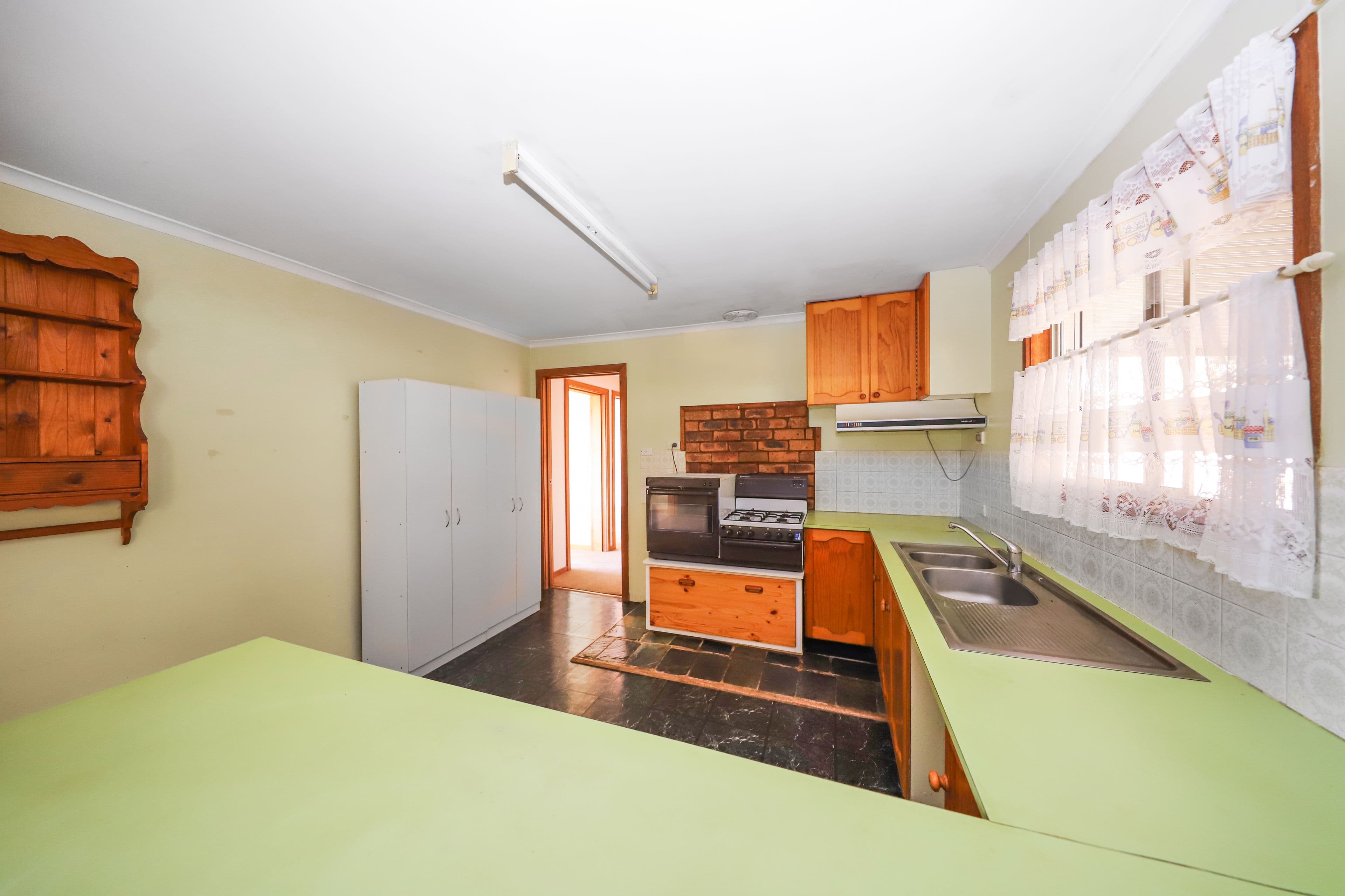 14 Bartlett Street, Batlow NSW 2730, Batlow - Thumbnail 4