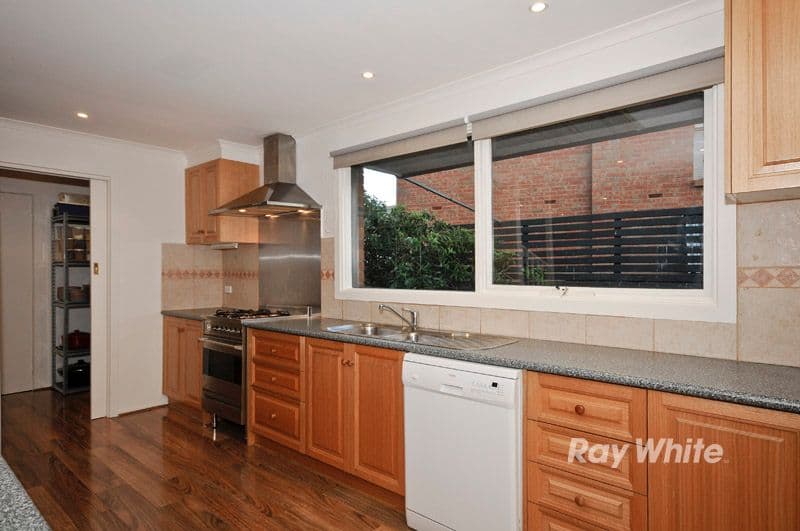 13 Renou Road, WANTIRNA SOUTH VIC 3152, Wantirna South - Thumbnail 8