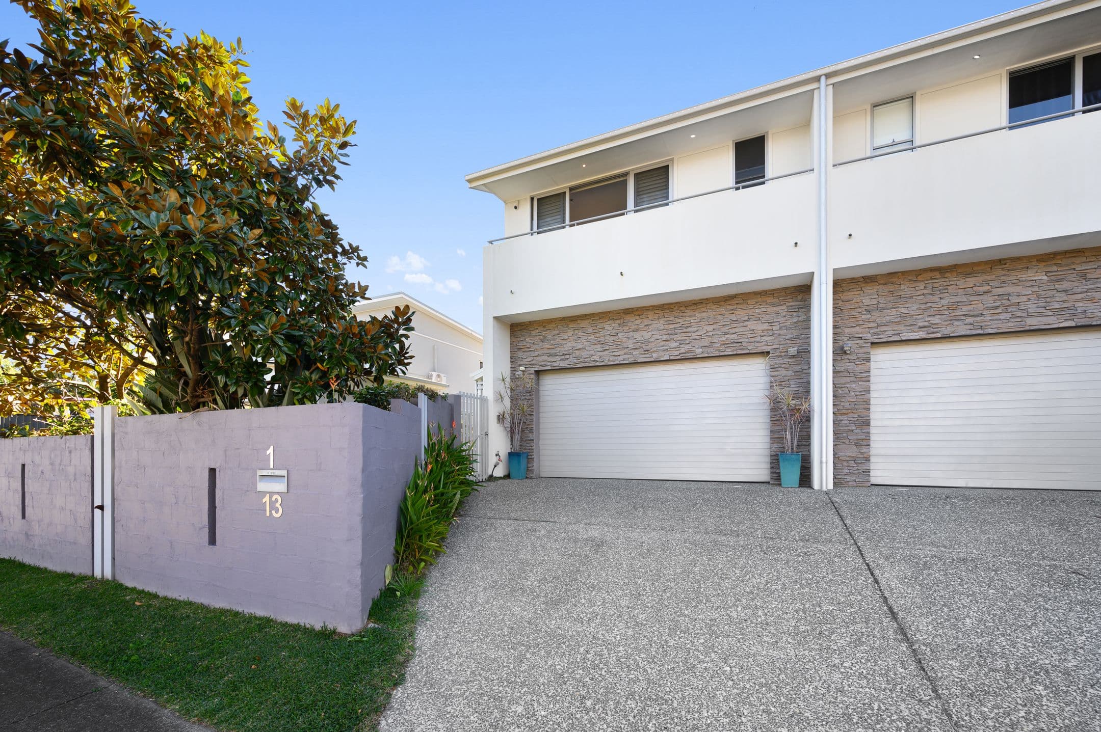 13 Enid Avenue, Southport QLD 4215, Southport - Thumbnail 2