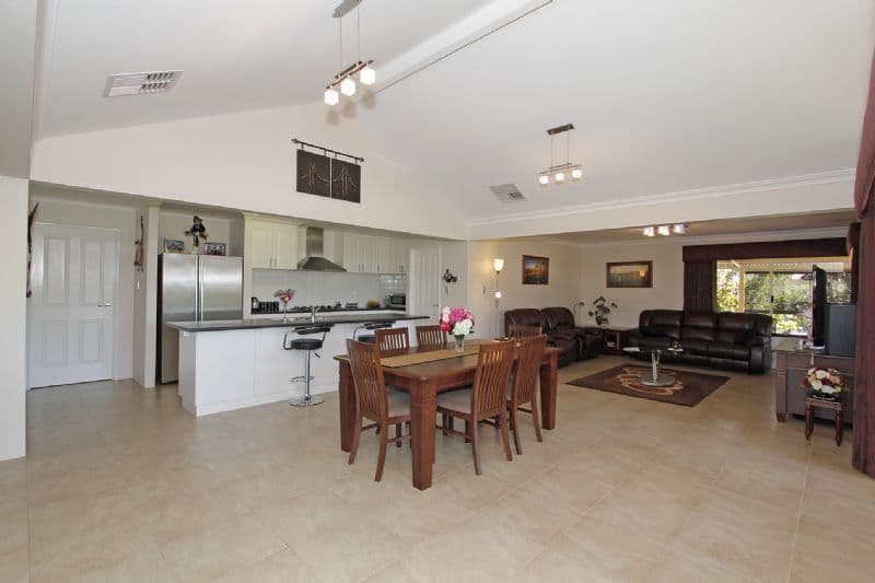 8 Jersey Road, OAKFORD WA 6121, Oakford - Thumbnail 2