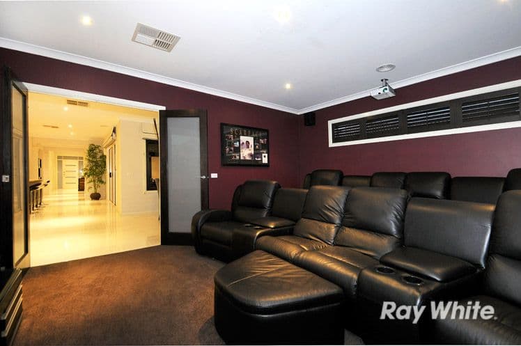 11 Thenford Close, CRANBOURNE EAST VIC 3977, Cranbourne East - Thumbnail 8
