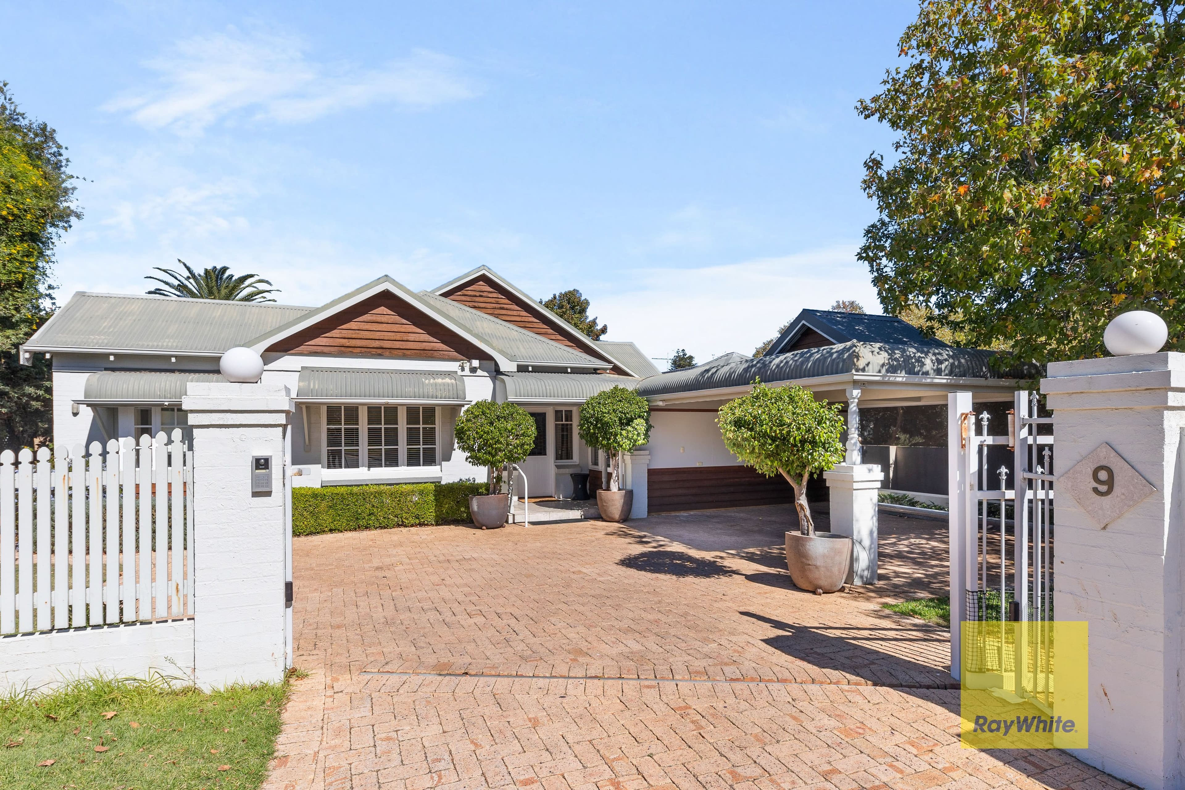 9 Hurstford Close, Peppermint Grove WA 6011, Peppermint Grove - Image 1