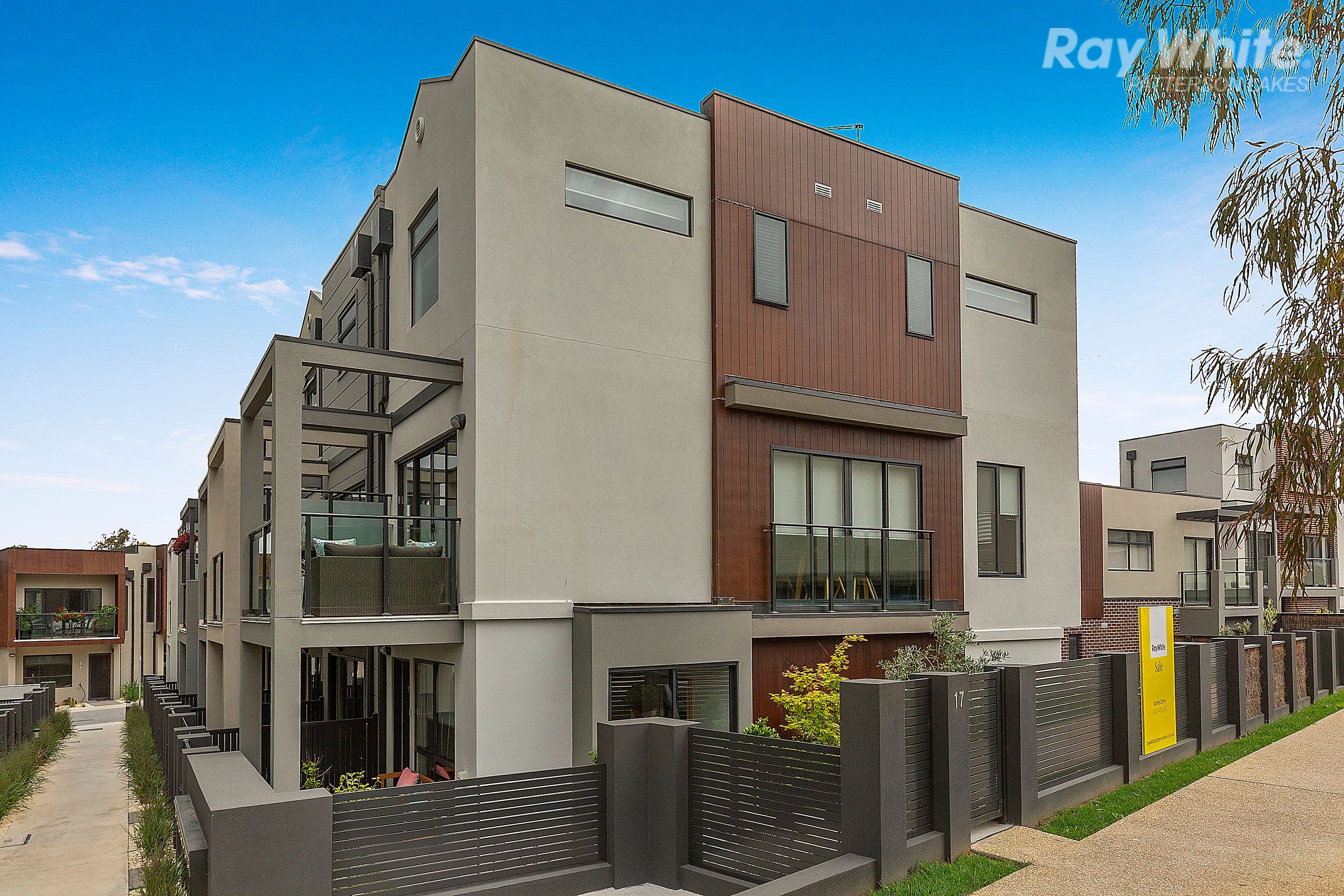 17 Gordon Street, Mornington VIC 3931, Mornington - Thumbnail 2