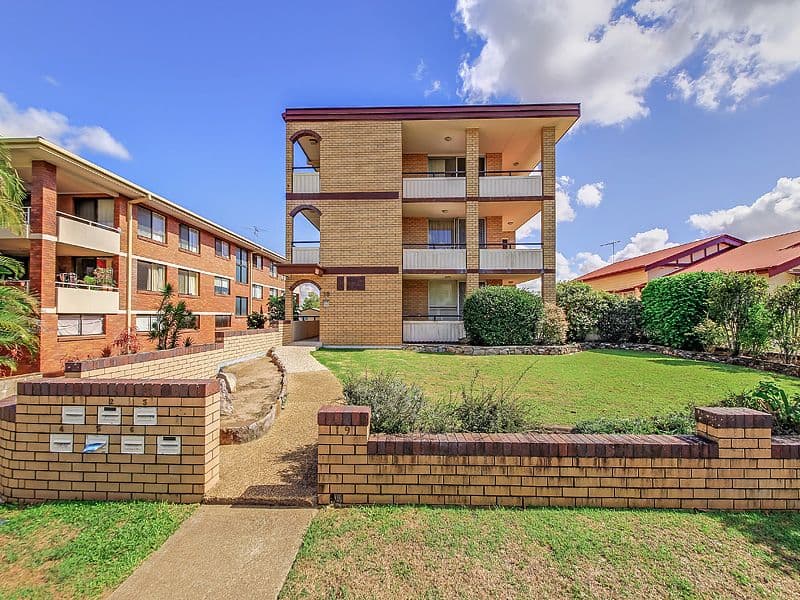 19 Crown Street, HOLLAND PARK WEST QLD 4121, Holland Park West - Image 1