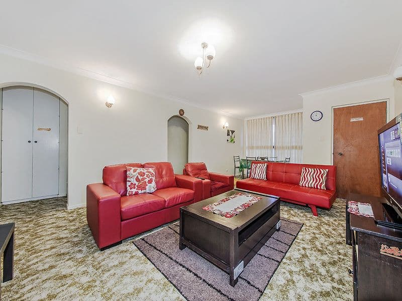 19 Crown Street, HOLLAND PARK WEST QLD 4121, Holland Park West - Thumbnail 2