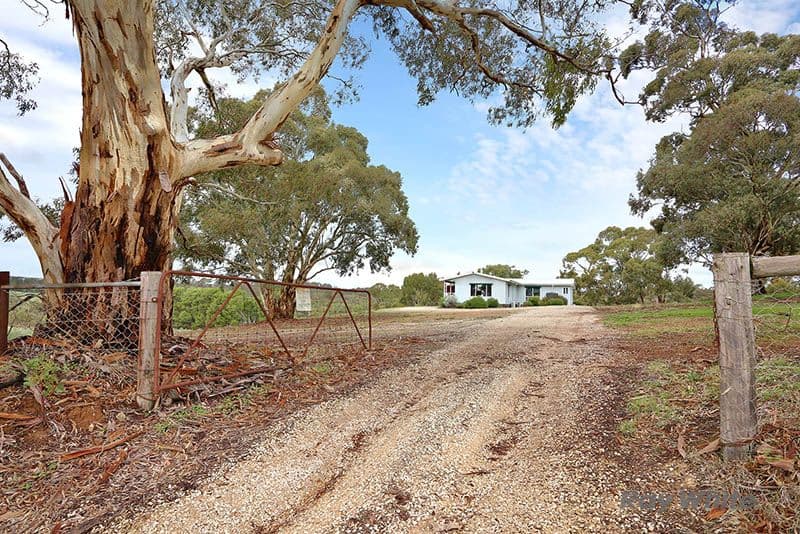 109 Spring Gully Road, Clare SA 5453, Clare - Thumbnail 3