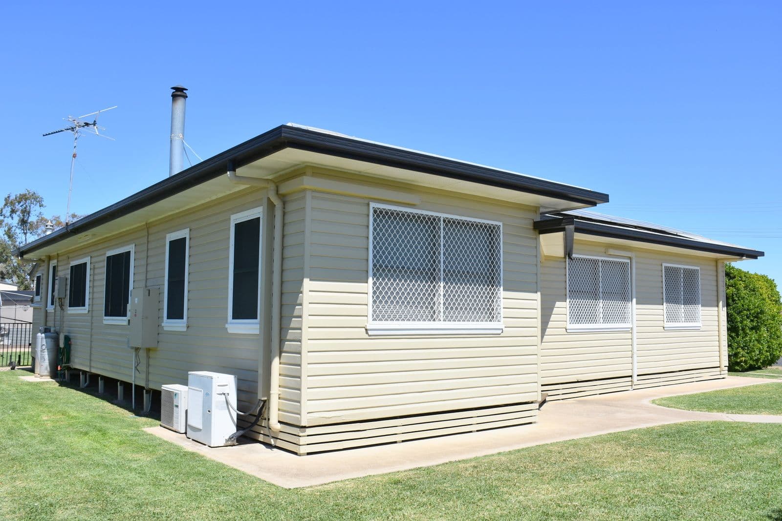 24 Adelaide Street, Moree NSW 2400, Moree - Thumbnail 3