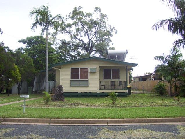7 Casey Court, MORANBAH QLD 4744, Moranbah - Thumbnail 2