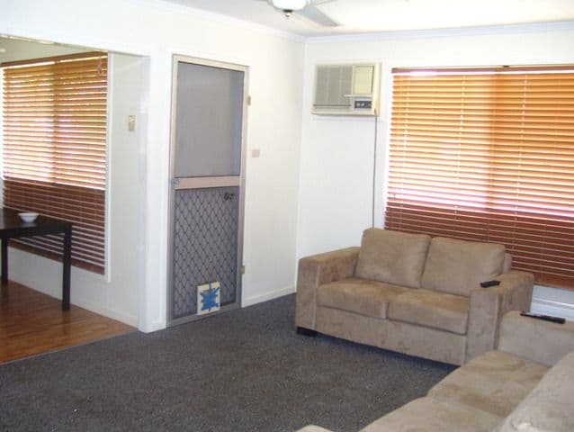 7 Casey Court, MORANBAH QLD 4744, Moranbah - Thumbnail 6