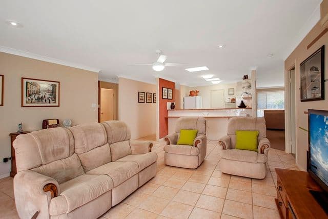 19 Gilchrist Drive, CURRUMBIN WATERS QLD 4223, Currumbin Waters - Thumbnail 5