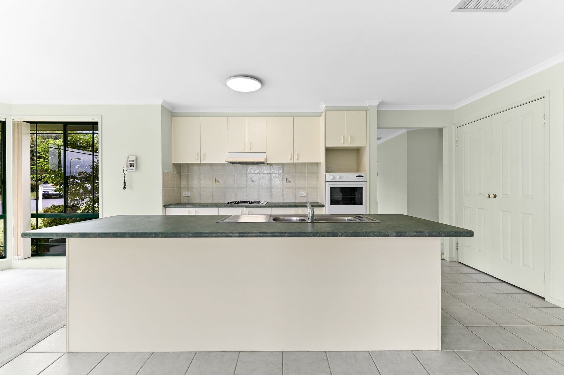 3 Marlesford Crescent, Berwick VIC 3806, Berwick - Thumbnail 5