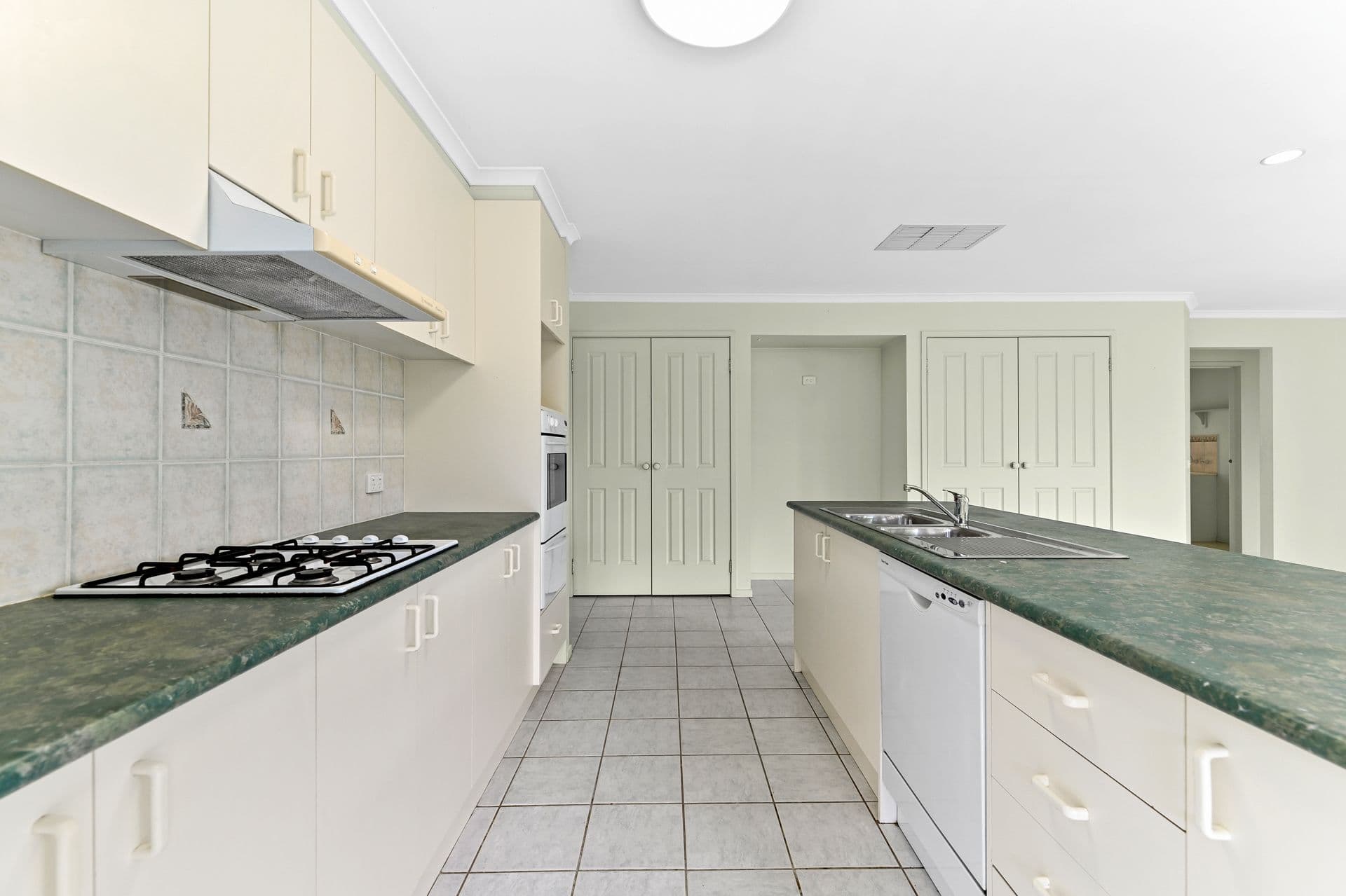 3 Marlesford Crescent, Berwick VIC 3806, Berwick - Thumbnail 6