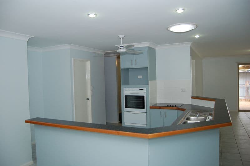 14   Greenvale Court, REGENTS PARK QLD 4118, Regents Park - Thumbnail 5