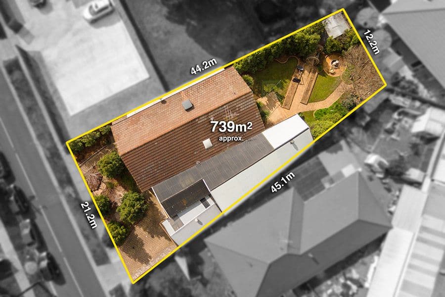 5 Newbold Avenue, Craigieburn VIC 3064, Craigieburn - Thumbnail 2