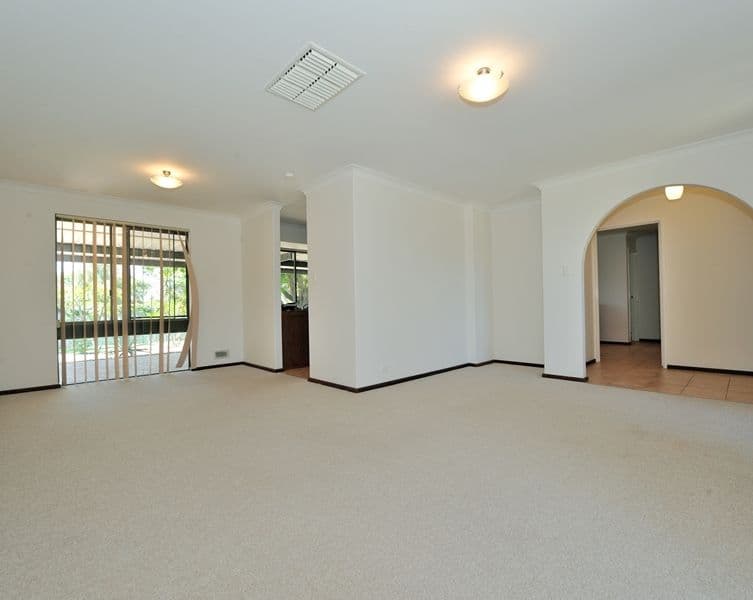 6 Raeside Crescent, COOLOONGUP WA 6168, Cooloongup - Thumbnail 2