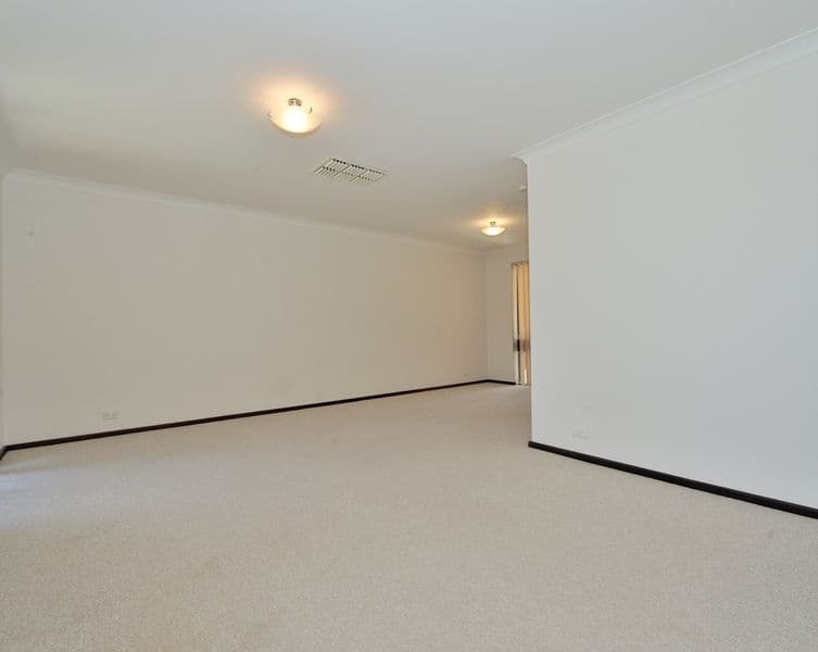 6 Raeside Crescent, COOLOONGUP WA 6168, Cooloongup - Thumbnail 6