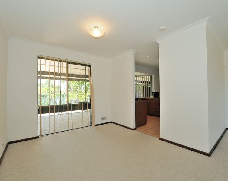 6 Raeside Crescent, COOLOONGUP WA 6168, Cooloongup - Thumbnail 7
