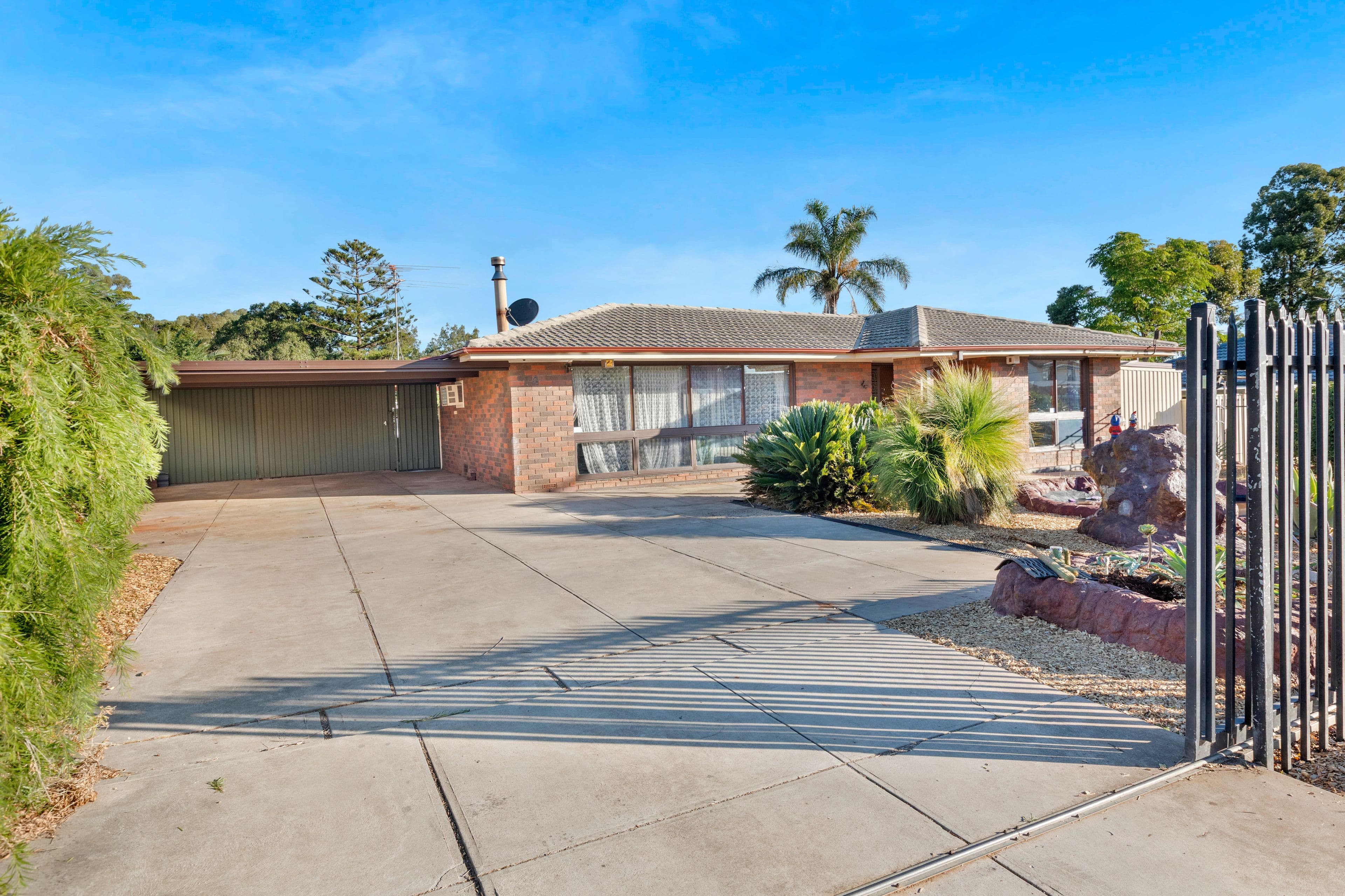10 Hewish Crescent, Elizabeth Park SA 5113, Elizabeth Park - Image 1