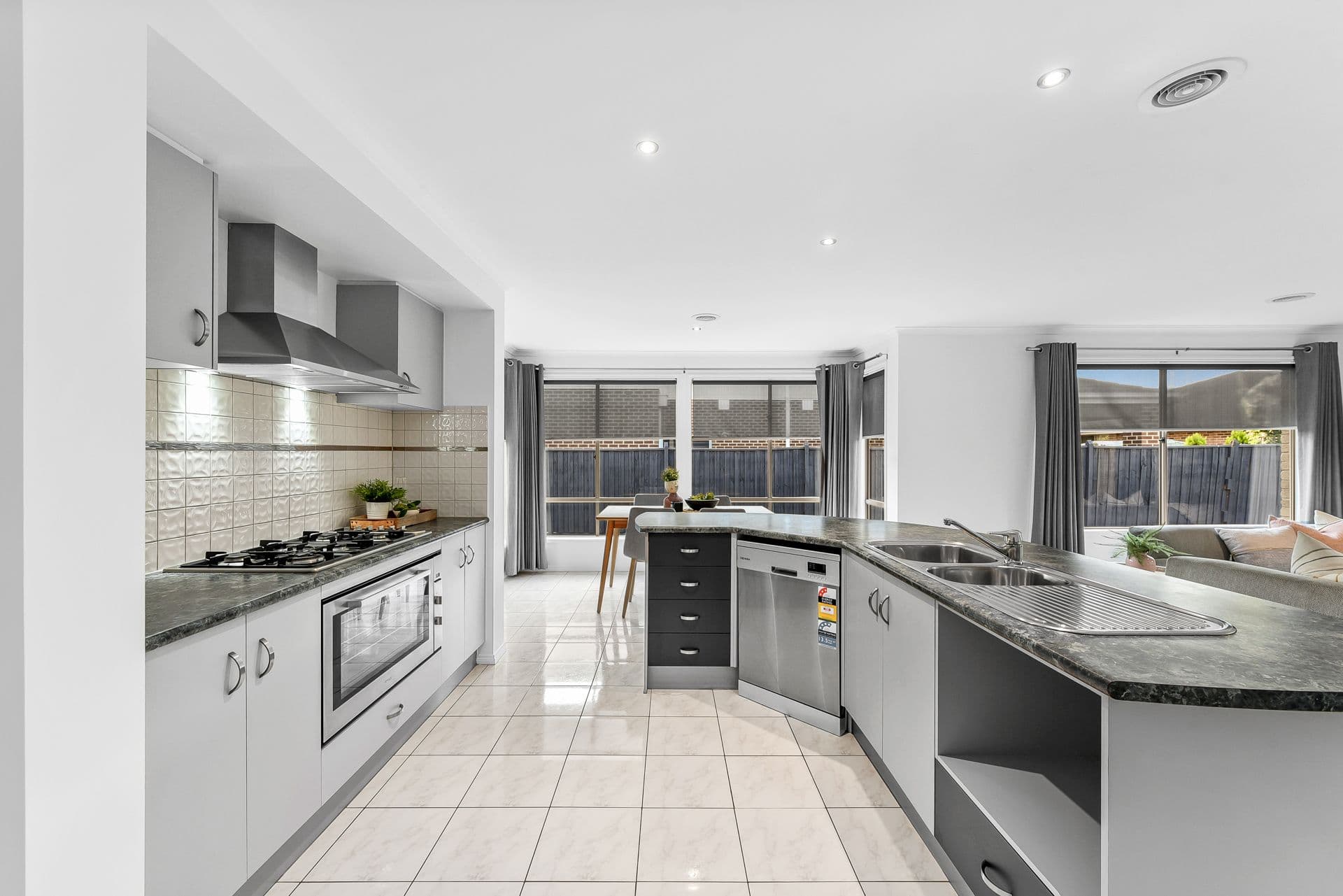 12 Parkvista Place, Berwick VIC 3806, Berwick - Thumbnail 6